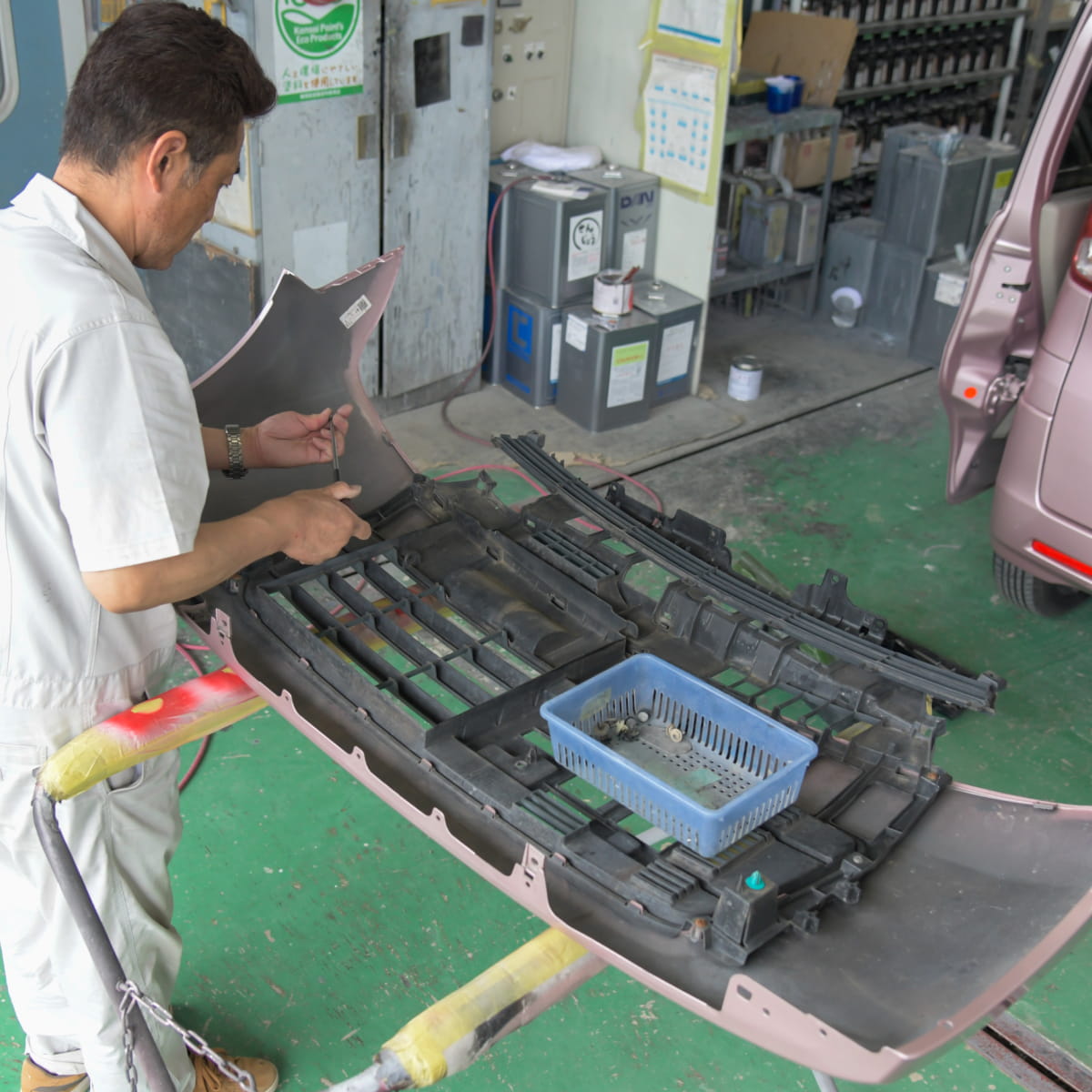 部品交換ではなく、鈑金・塗装で直せて安い!